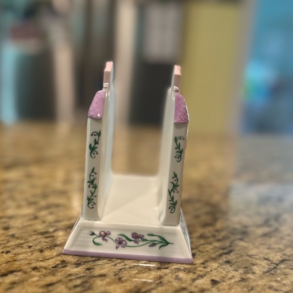 Lenox Village Collection Napkin Holder EUC - Picture 3 of 3